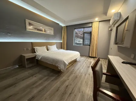 Pai Hotel (Fuyang Fangzhimin Memorial Hall) Отели в г. Иян