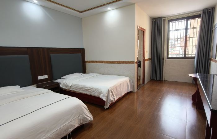 Qinyuan Hotel (Yueyang Jin'e East Road)