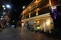 Akatia yunmoon lnn Hotels near Daheguan Wharf
