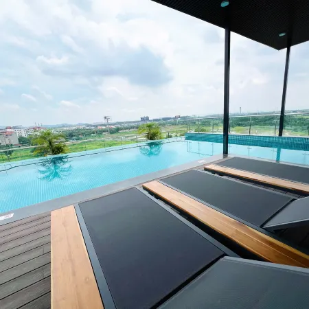 BLUE SKY NOI BAI HOTEL & POOL