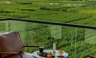 Dali 89 · Dan design studio mountain scenery pastoral B & B