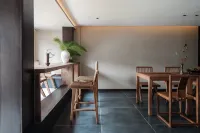 Xingyue Private Hot Spring Homestay (Libo Xiaoqikong Scenic Area East Gate)