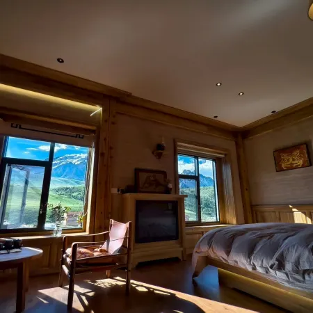 Litang Gangbo Zhuangyuan Homestay