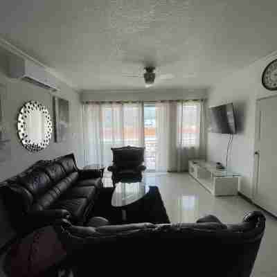 Joy Luxury Estate Kingston Rooms