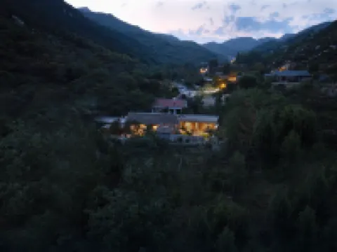 Yimeng Suji Caoshe (Mengshan Renjia Scenic Area)