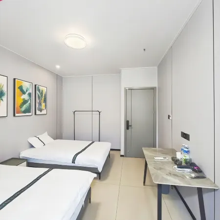 Future Space Homestay (Chengtou Town Yaqi Yuanhong Commercial City Branch)