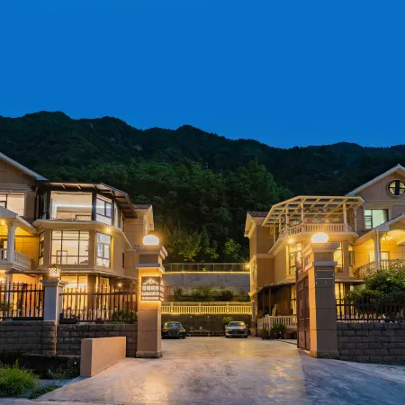 Lixian Snowy Velvet Villa Homestay (Danzha Mugou Branch)