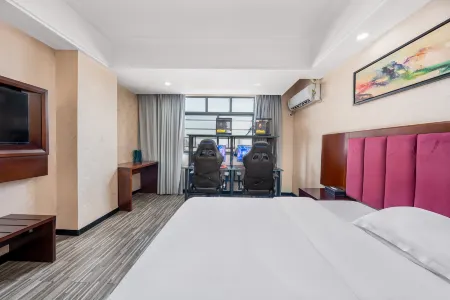 Jingyue Esports Hotel(Xiangyin Jingxiu Housing Estate) Отели рядом с достопримечательностью «Zongtang Square (North Gate)»