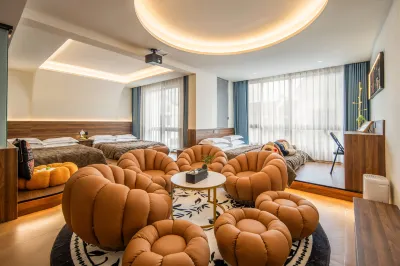 Wuzhen Youjian Huakai Star Villa (Xizha Scenic Area)  호텔