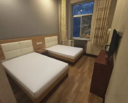 Fuhongyuan Guesthouse فنادق في لونغ شي