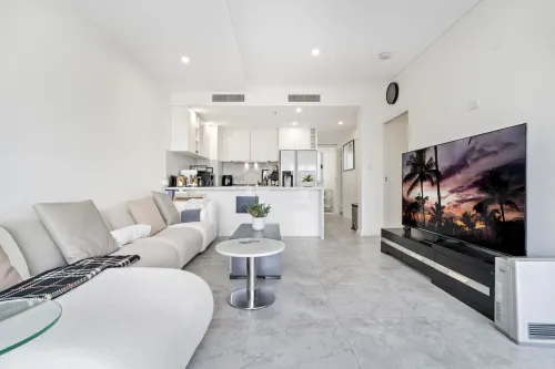Central 4BR Duplex Apt with Terrace in Ultimo فنادق في Ultimo