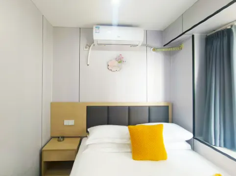 Yuanmeng Chinese Inn (Kunming Railway Station)