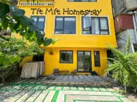 Homestay Tit Mit - parcheggio