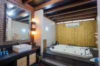 The Langit Duyong Marina Resort - parkir