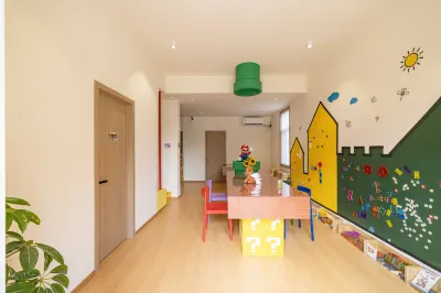 Big Bear Little Bear Parent-Child Homestay โรงแรมในหอคอยเก่าแก่จิงชาง เฟ่งจิง