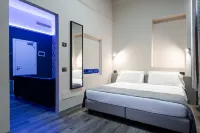 The Gate Hotel Hotel in zona Foot Locker