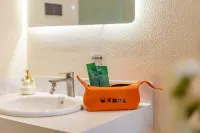 Tonmao Elf Hotel (Huaihe Road Pedestrian Street)