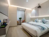 Tongxin Homestay (Kunming Railway Station Shuangqiao Night Market Style Street) Hotels near Fude Station