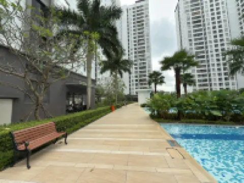 Lang Retreat Apartment - Resort Pool & Elite Gym