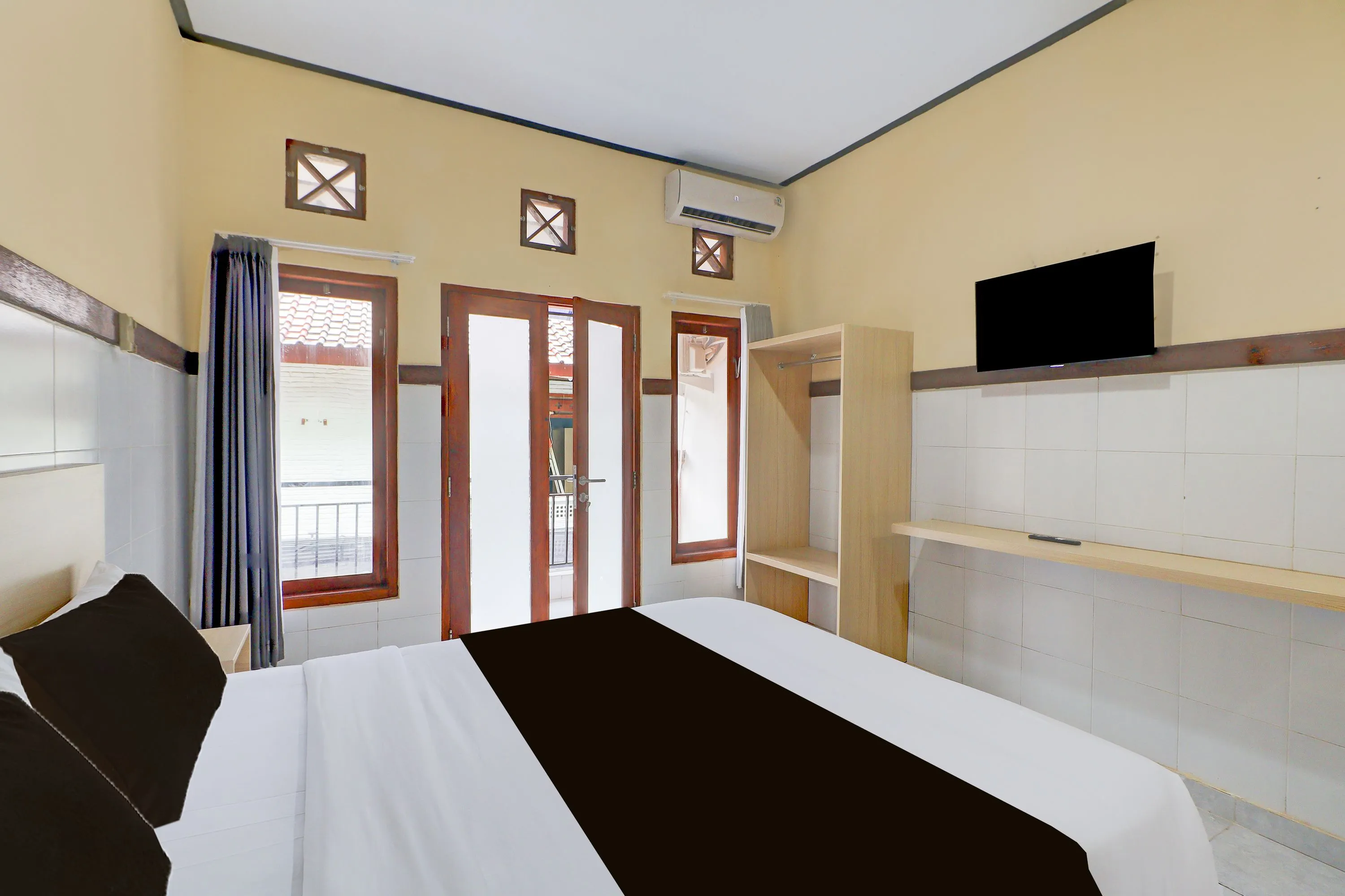 Townhouse Oak Legian Near Legian Beach Formerly Sayang Maha Merta Zimmer Photos