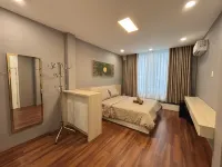 Peanuts Home Lê Lai - Chic Local Stay, 5m Walk to Ben Thanh & Bui Vien