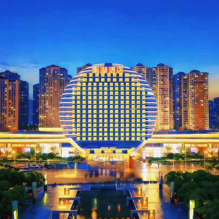 Nanhu Hotel (Bozhou Baolong Plaza Branch)