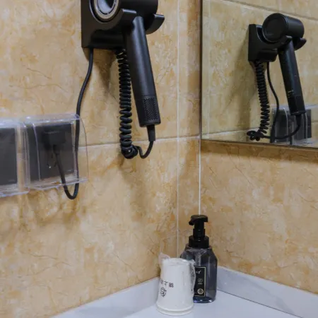 Sanyuan Jinshang Hotel (County Hospital)