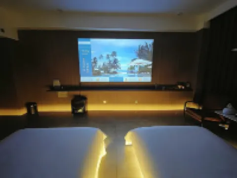 Lezhi Homestay (Baoding East Railway Station He Da New District Store)