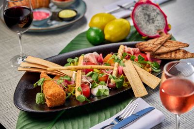 レストラン ホリデイ・イン ケアンズ ハーバーサイドの写真