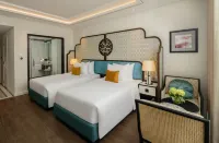 Grand Royal Riverside Hue, Fusion Collection - Balkoner