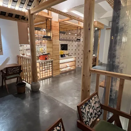 Yixunli Theme Hotel