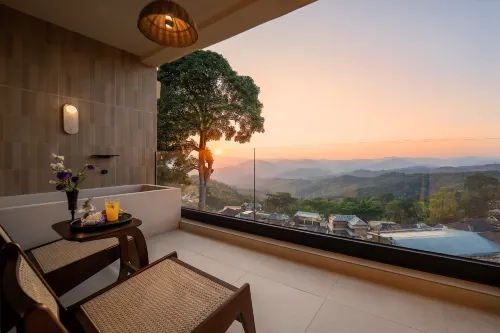 Shishi Homestay (Jingmai Mountain Ancient Tea Forest Scenic Area Manghong)