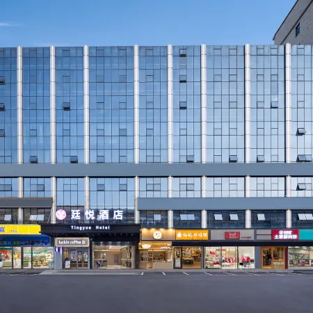 Tingyue Hotel
