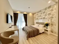 Sunshine Apartments in Alliance Palace Отели в г. 