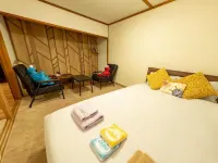 Newly opened! Great value, 10 min to Ski Center, 28 min to Rinku, 3 min to convenience store. Hotel dekat Jembatan Asahi