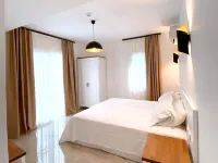 Amber Butik Otel チェシュメのホテル