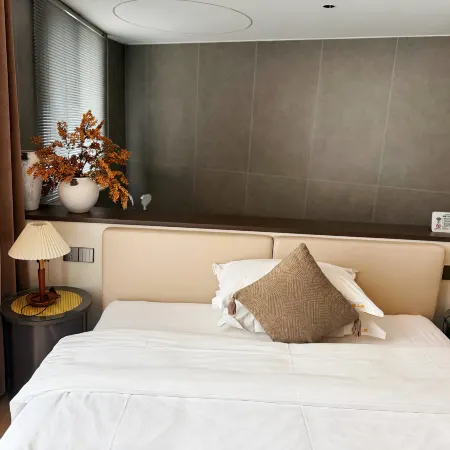 Yuerong Shanyuan Homestay