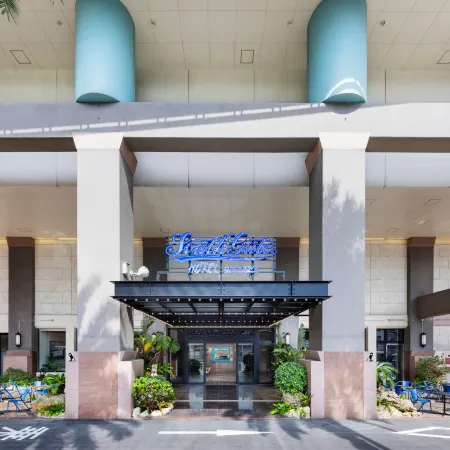 South Gate Hotel Okinawa Naha Tomari Port (Direct Access to Tomarin)