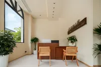 Leader·Xiu Mountain Lodge (Huangguoshu Waterfall Scenic Area) - Bãi đậu xe