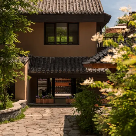 Huansen Guanzhi Hotel(Changbai Mountain North Slope Distribution Center Enduli)