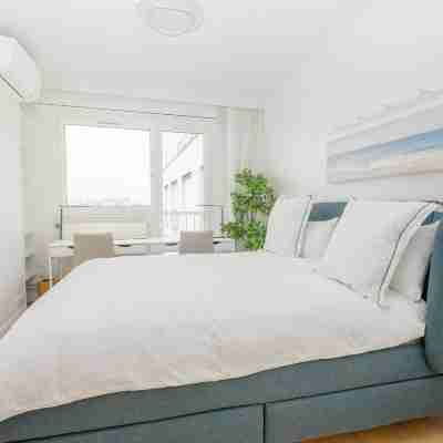 Designer Stay — Direct Eiffel Tower View + A/C Rooms
