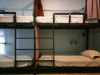 The 25 Hostel - Hostels