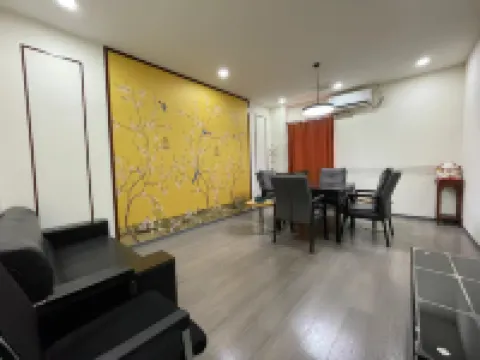Huoqiu E-sports Apartment