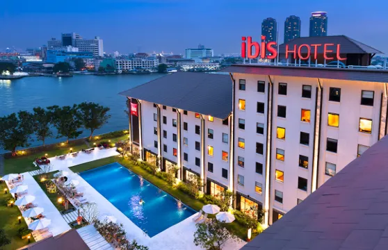 宜必思曼谷河濱酒店