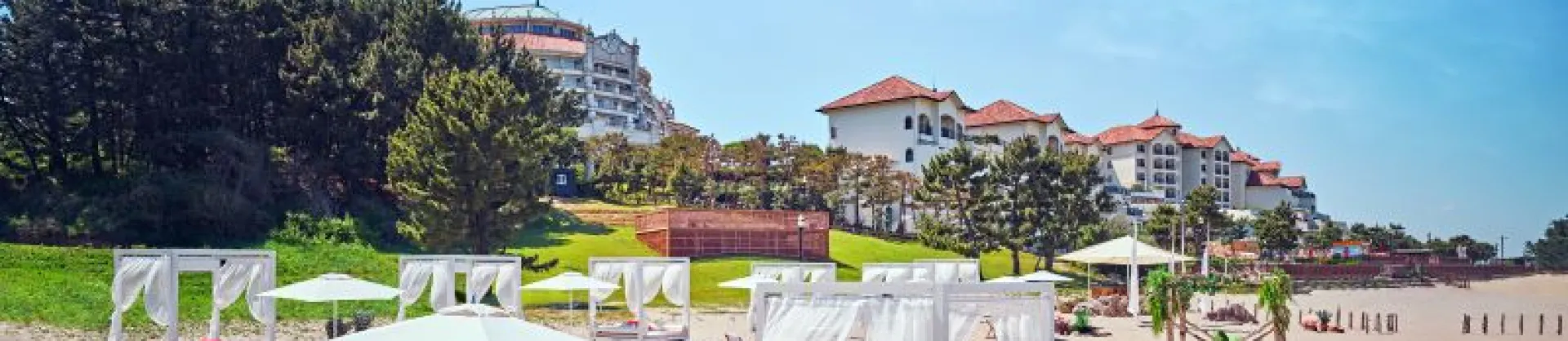 Khách sạn cao cấp