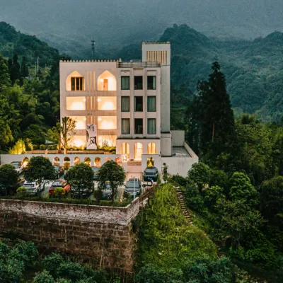 Yunqi Yougu Private Tang Homestay Ya'an Bifengxia Branch Hotels near Bifengxia Wildlife Park