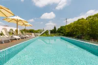 Shanghai Senbo Garden Resort Hotel (International Tourism Resort Area)