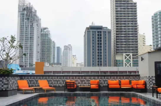 Ramada Sukhumvit Soi Eleven Hotel di Bangkok