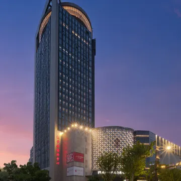 Grand New Century Hotel Nanhu Jiaxing Отели рядом с достопримечательностью «Jinjiu Refuge»