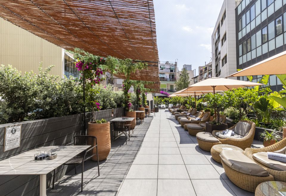 Catalonia Ramblas Hotel Over view